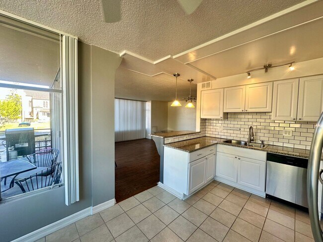 Building Photo - Downtown Reno Condo with Wingfield Park Views