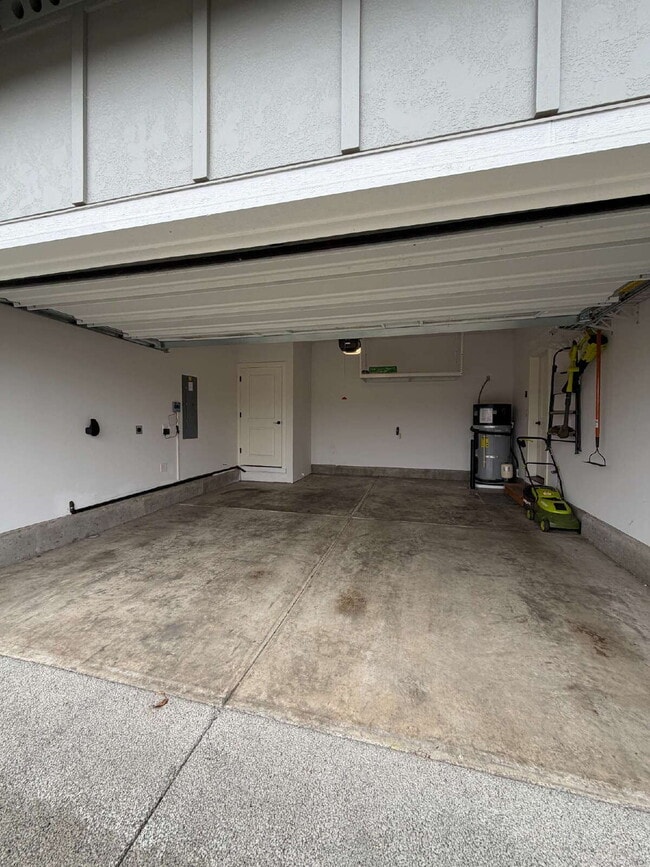 Building Photo - Beautiful Orchards Home