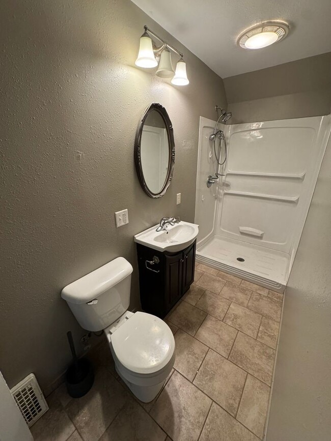 Building Photo - House available for rent