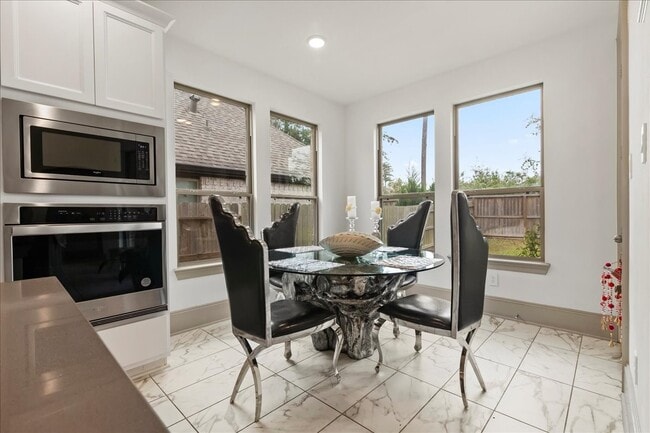 Building Photo - 712 Fall Rock Branch Dr