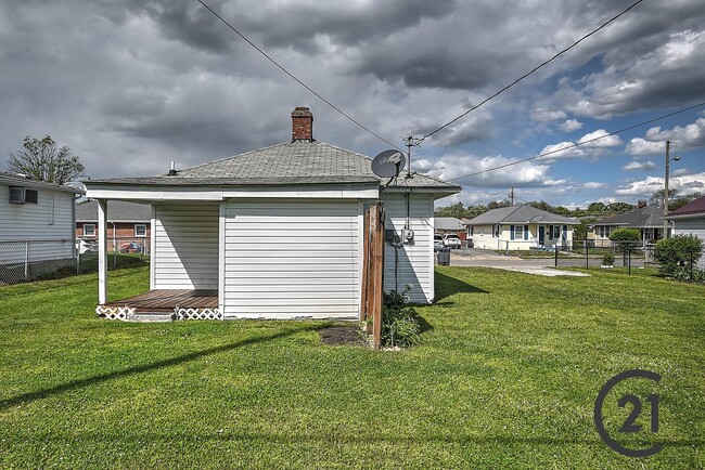Building Photo - 1305 Willow St