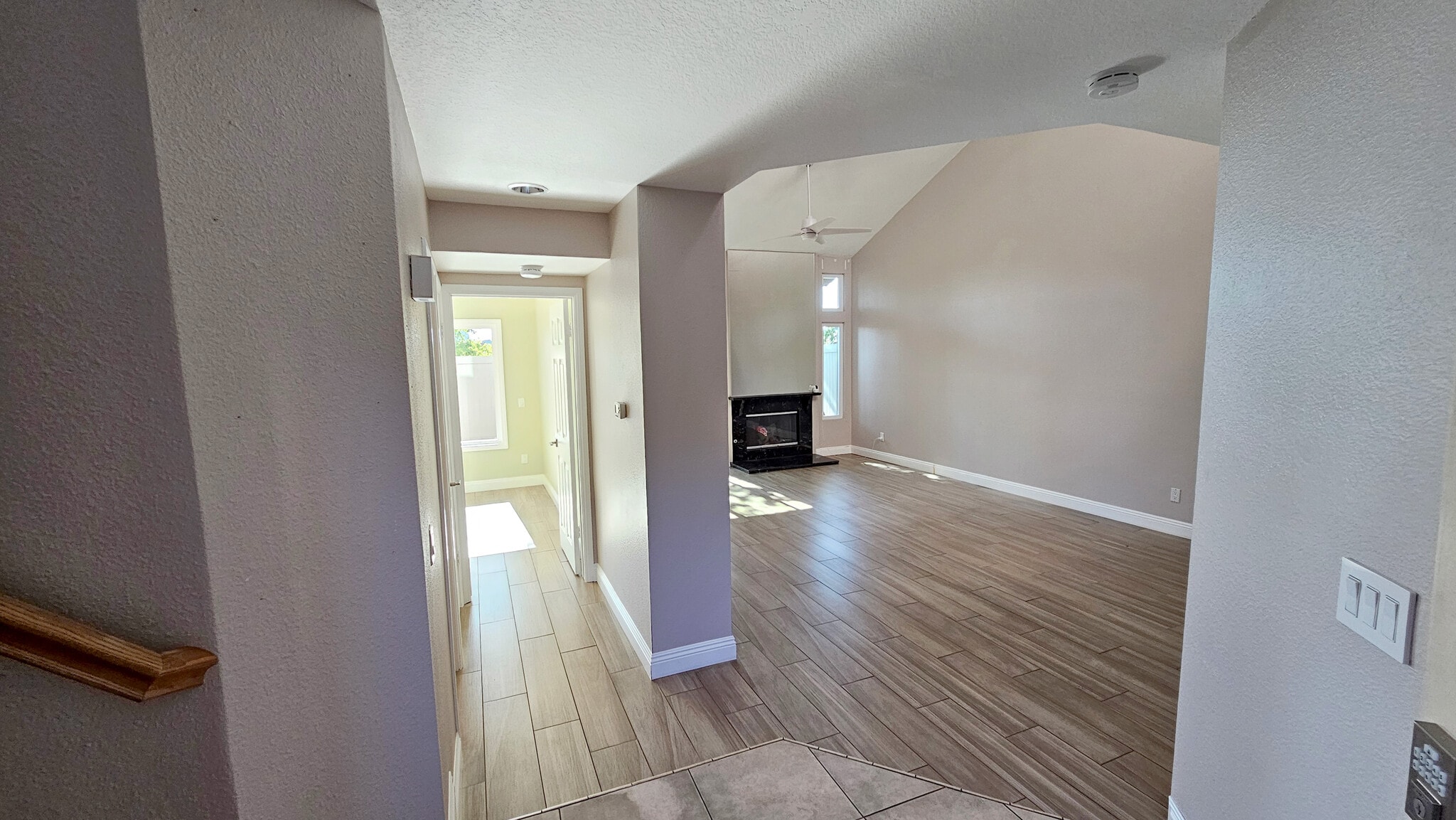 Entry - 18219 Hampton Ct