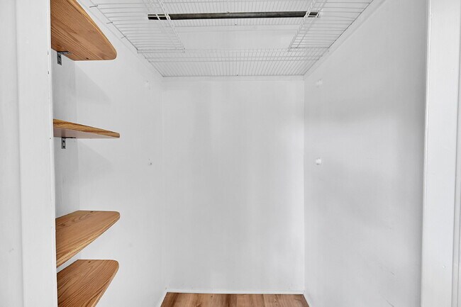 Building Photo - $1,750.00 - 2 Bedrooms, 1 Bathroom, Single...