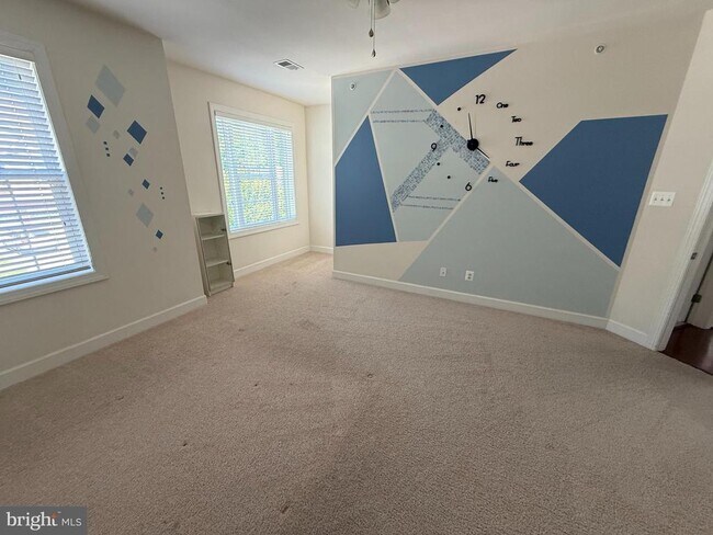 Building Photo - 10905 Fairmont Ln