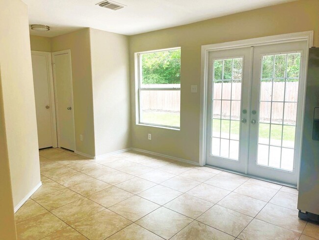 Building Photo - 436 Mystic Glen Loop