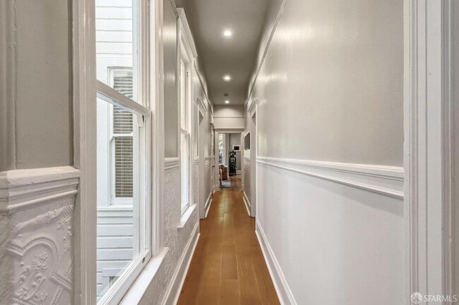 Building Photo - 2856 Sacramento St