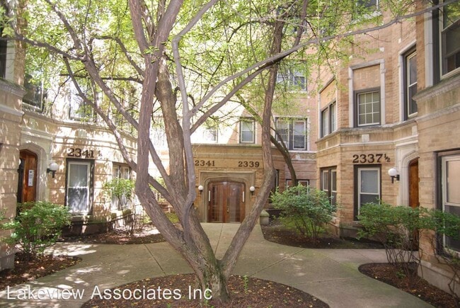 Building Photo - 2339 N Geneva Terrace