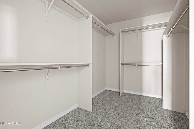 Building Photo - 12265 Desert Pine Ave