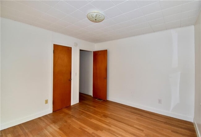 Building Photo - 10 Joanth Terrace