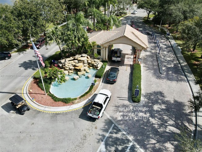 Building Photo - 895 NW 170th Terrace