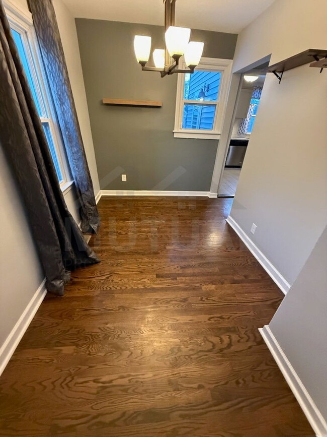 Building Photo - 389 Channing St