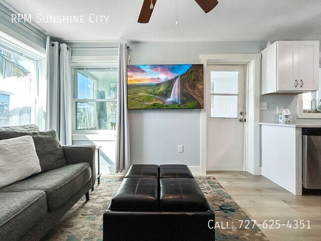 Building Photo - 13535 Boca Ciega Ave