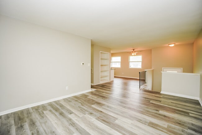 Building Photo - Beautiful Upgraded Multilevel Home
