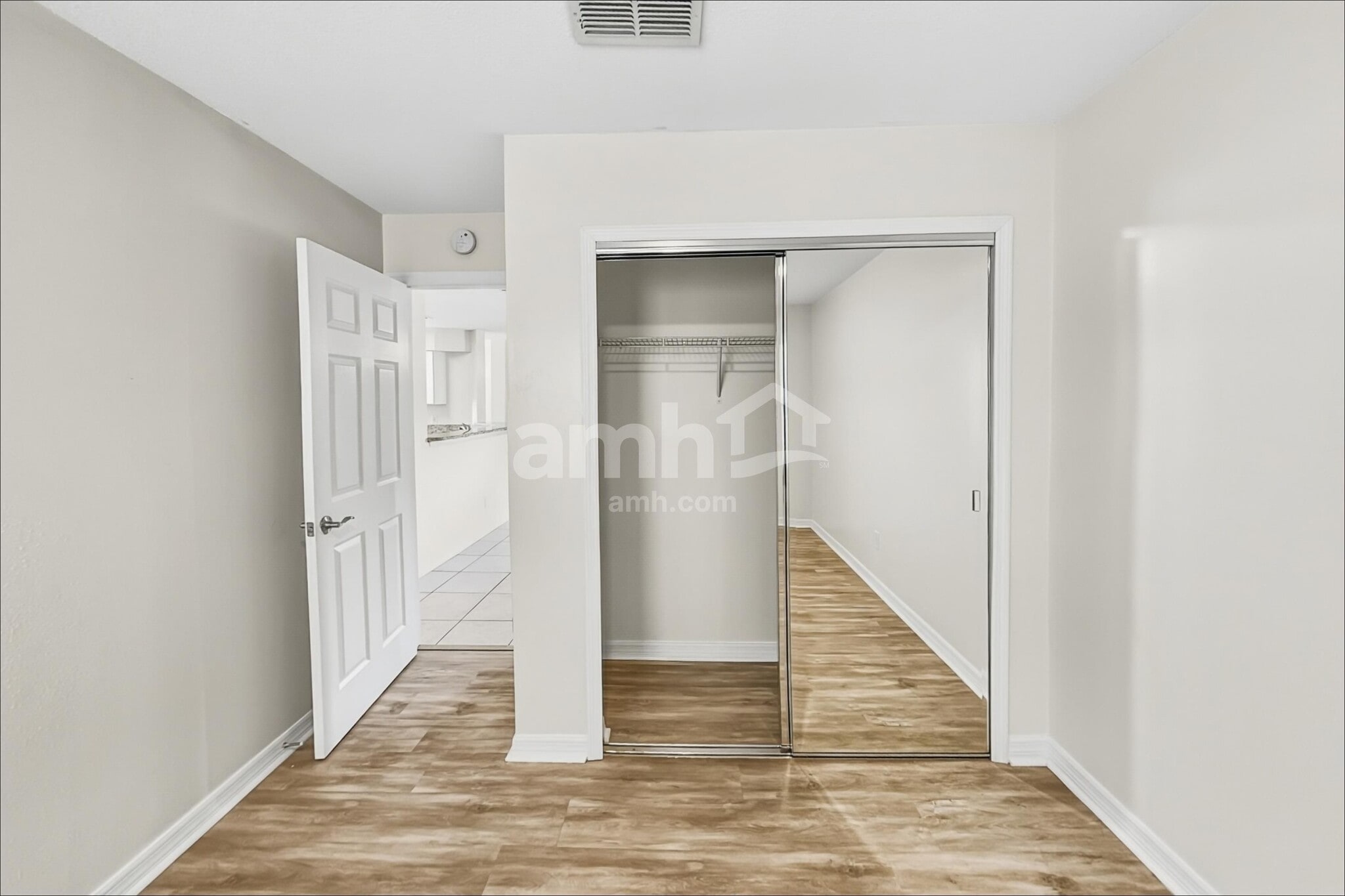 Building Photo - 1694 Ashwood Cir