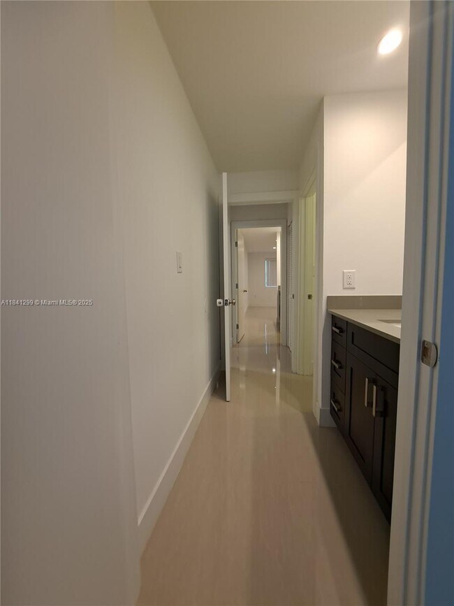 Building Photo - 8041 SW 21st Ct