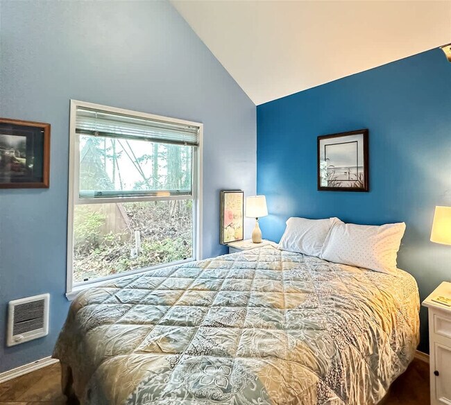 Building Photo - 218 Ironwood Dr