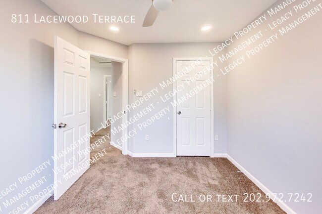 Building Photo - 811 Lacewood Terrace