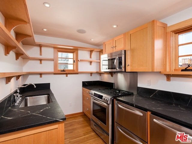Building Photo - 44 Dudley Ave