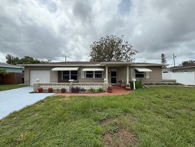 Primary Photo - Well maintained 2/2 with a large yard in a...