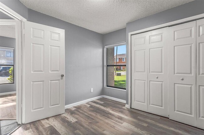 Building Photo - 85 Silver Park Cir