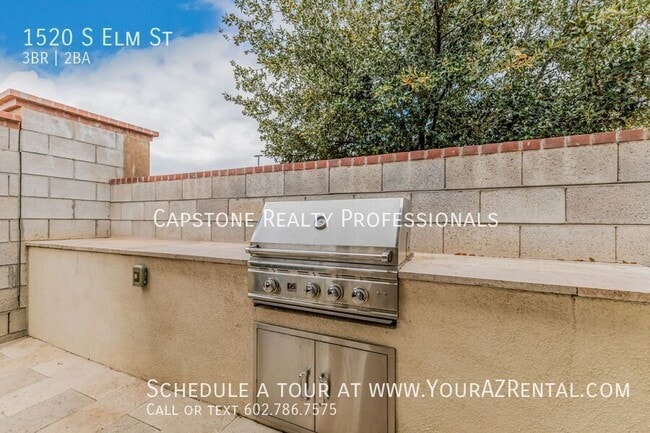 Building Photo - 1520 S Elm St