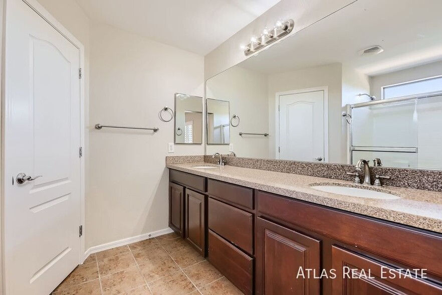 Building Photo - 17456 W Mauna Loa Ln