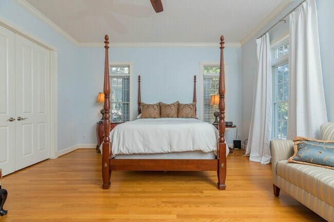 Building Photo - 313 S Forest Dune Dr