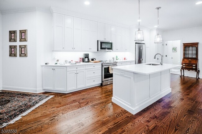 Building Photo - 29 Euclid Ave