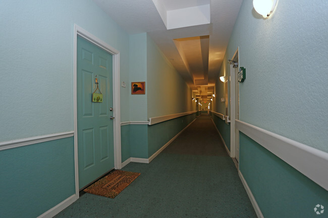 Enclosed Hallways - Marina Del Ray