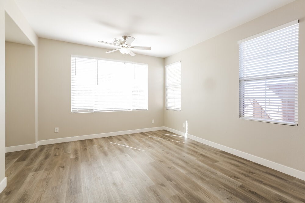 Building Photo - 4477 Oberlander Ave