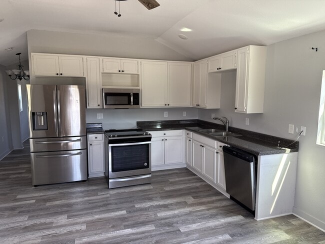 Building Photo - 279 Private Rd