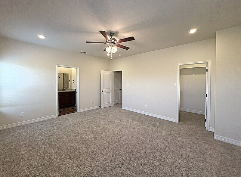 Building Photo - 1154 Lindsey Dr