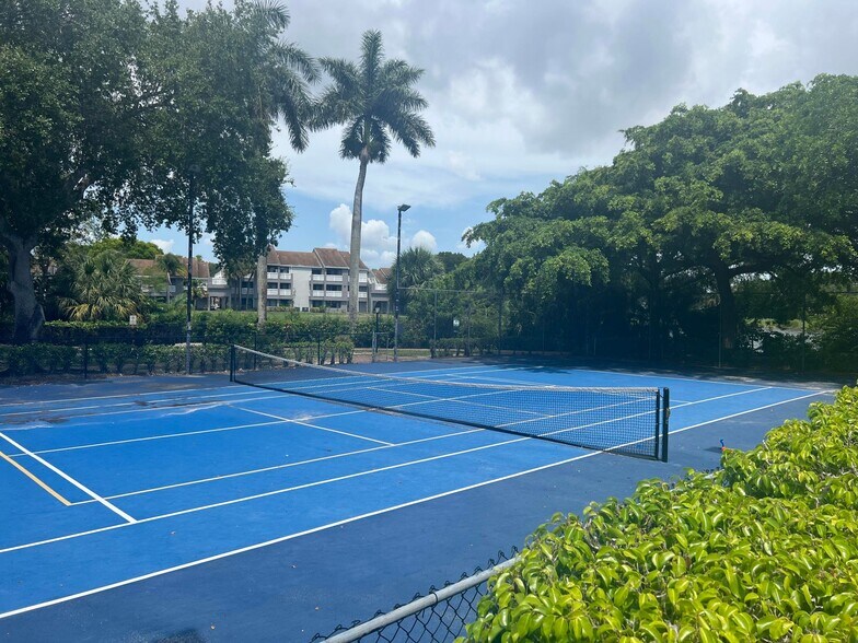 Building Photo - 2315 N Congress Ave