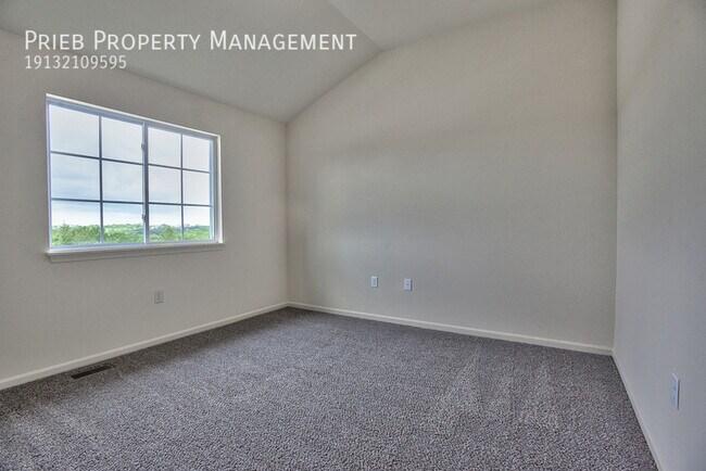 Building Photo - 21569 W 126th Terrace