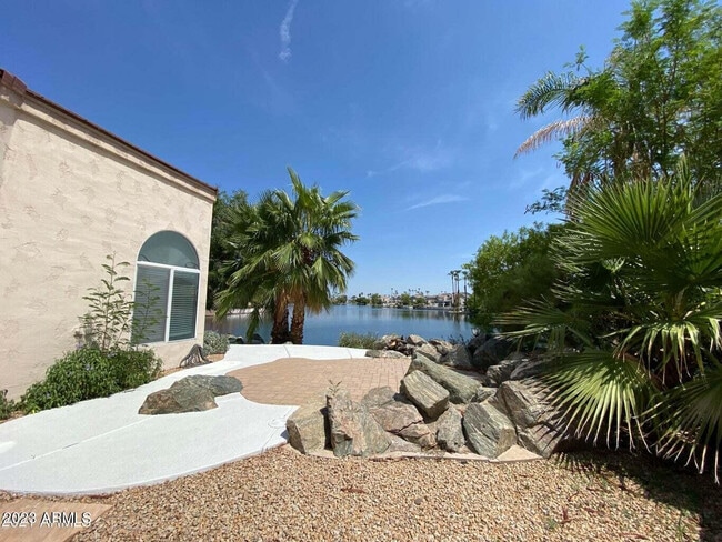 Building Photo - 1406 W Lake Mirage Ct