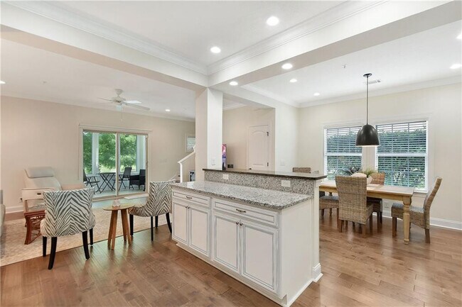 Building Photo - 510 Mariners Cir