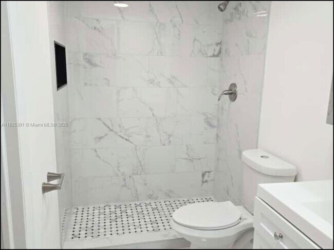 Building Photo - 10651 SW 108th Ave