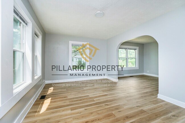 Building Photo - Cozy 3 Bedroom, 1 Bathroom Home Available ...