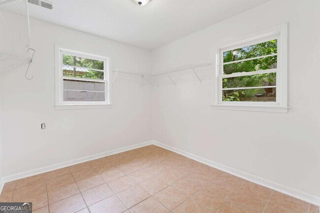 Building Photo - 119 McBee St