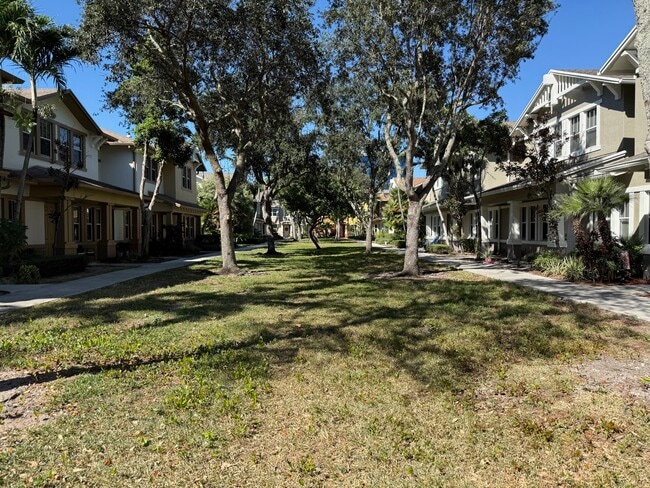 Building Photo - 870 Marina Del Ray Ln