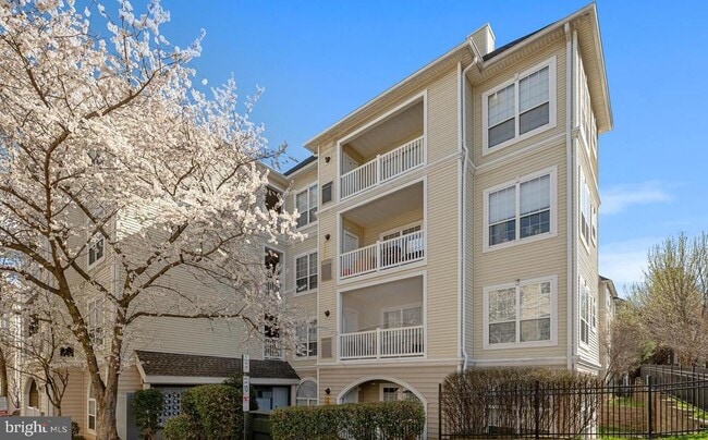 Building Photo - 4560 Strutfield Ln