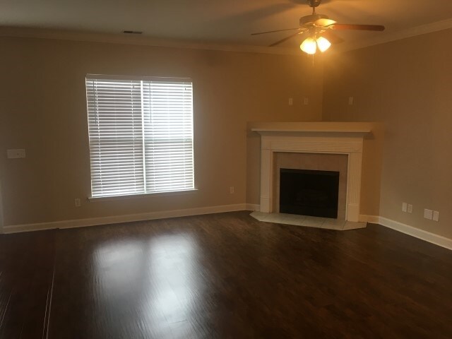 Building Photo - 132 Pine View Xing