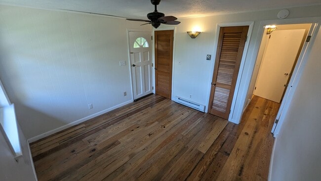 Building Photo - 2/2 Mtn Top Getaway - Huge Screened Porch w/ Stone Fireplace