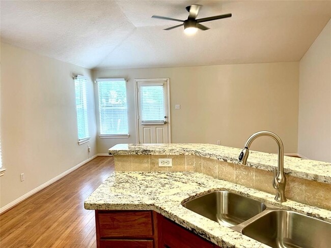 Building Photo - 6834 Catarina Cir