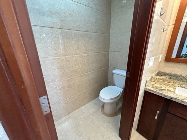 Building Photo - Like New Single Family Home in McCully!