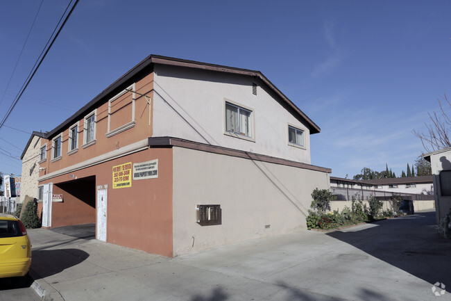 Primary Photo - Colonial Apartment Homes