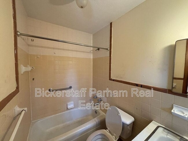 Building Photo - 259 Oswichee Rd