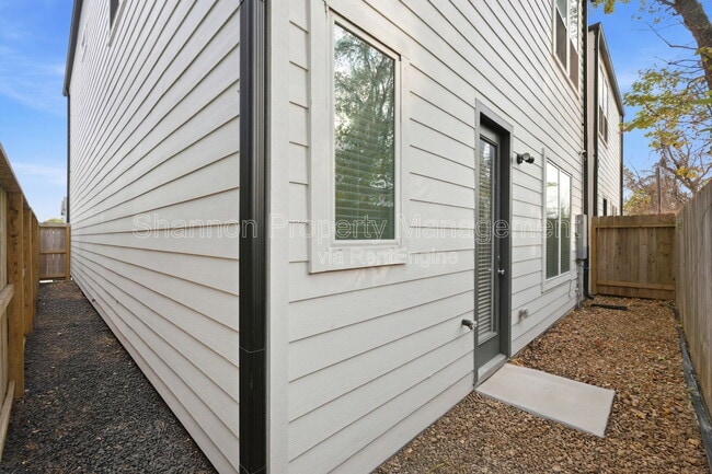 Building Photo - 4605 Lavatera St