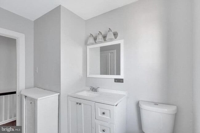 Building Photo - 4056 Ellendale Rd