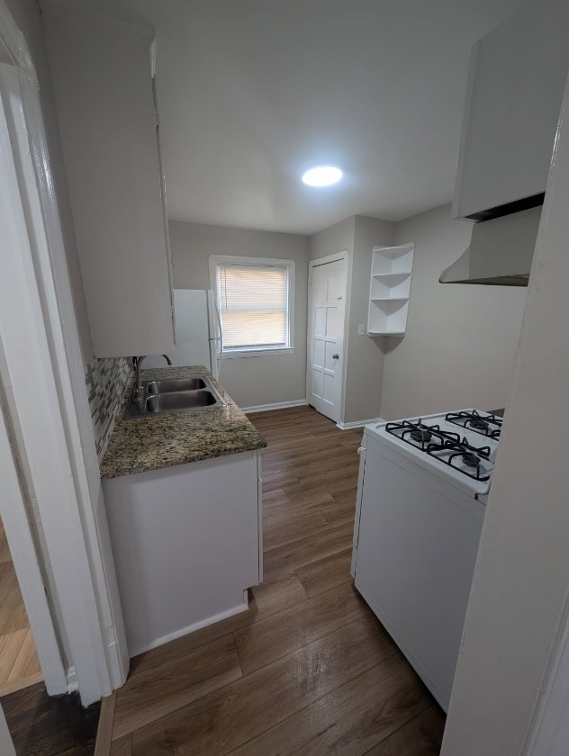 Hall facing kitchen - 4488 W 150th St